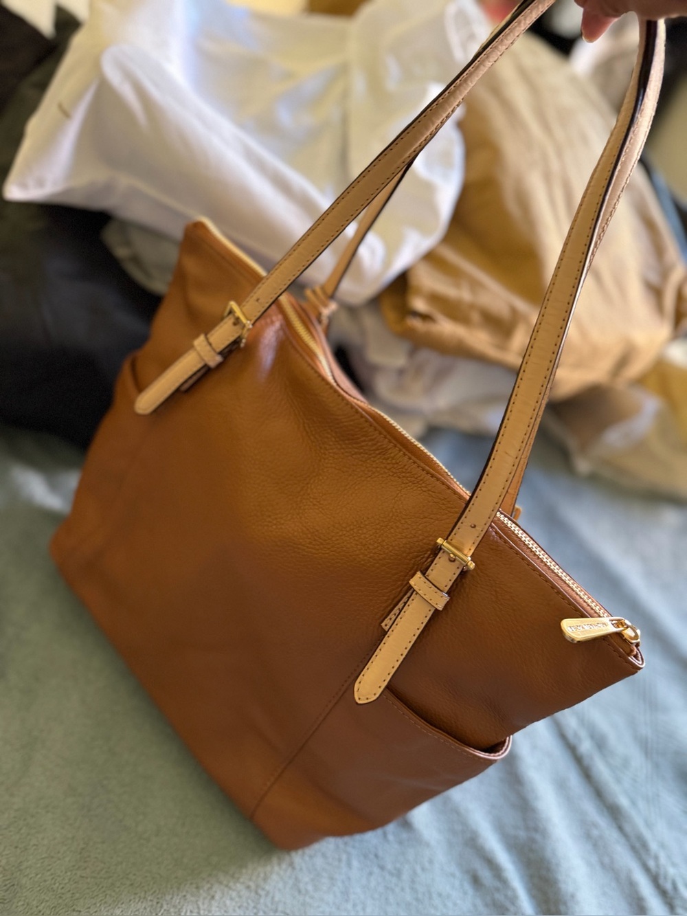 Leather Shoulder Tote Bag in Cognac Brown